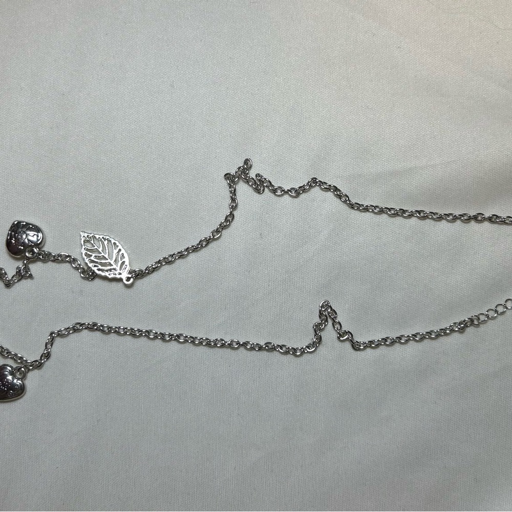 Elegant Silver Leaf Pendant Necklace